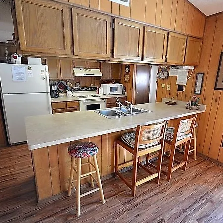 100 Whitt Retreat - Three Bedroom
